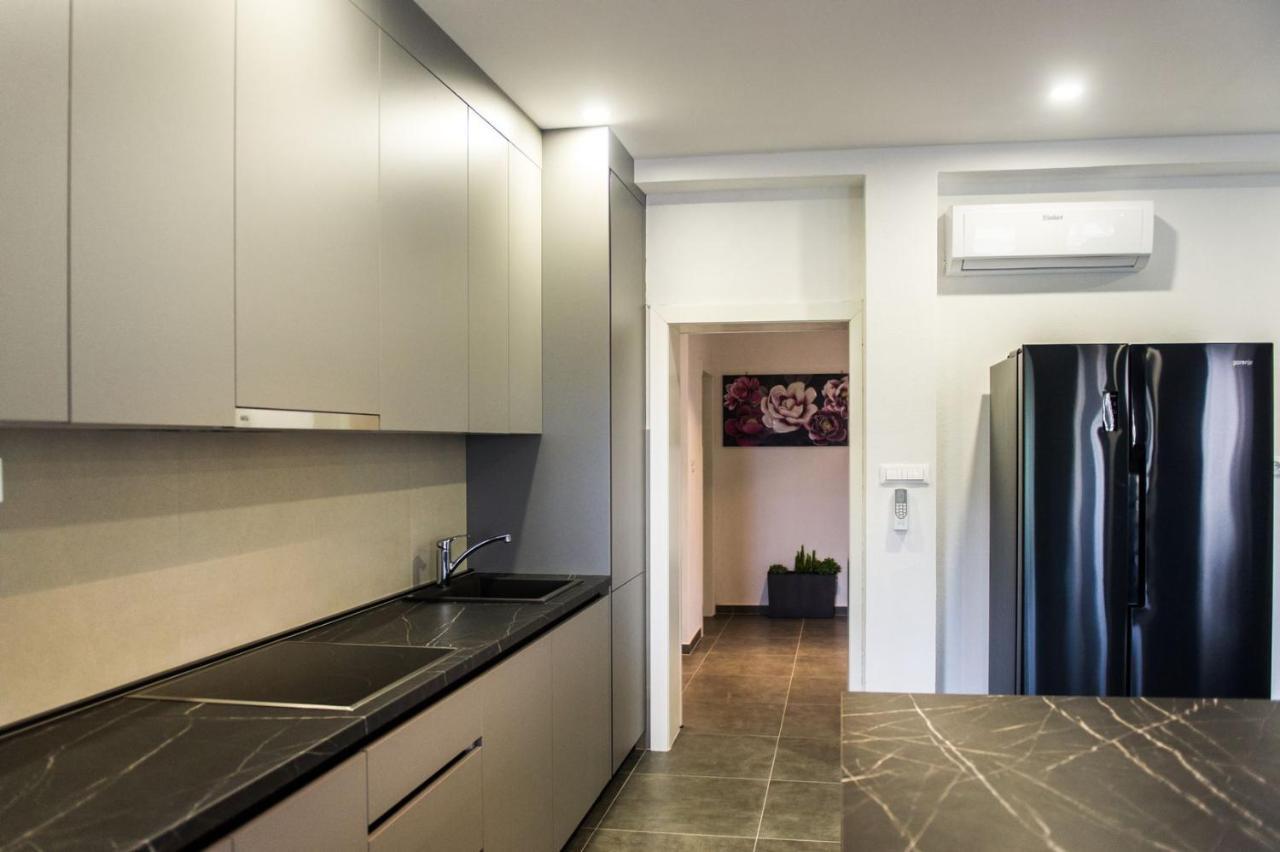 Apartment Lux Elba Kaštela Extérieur photo