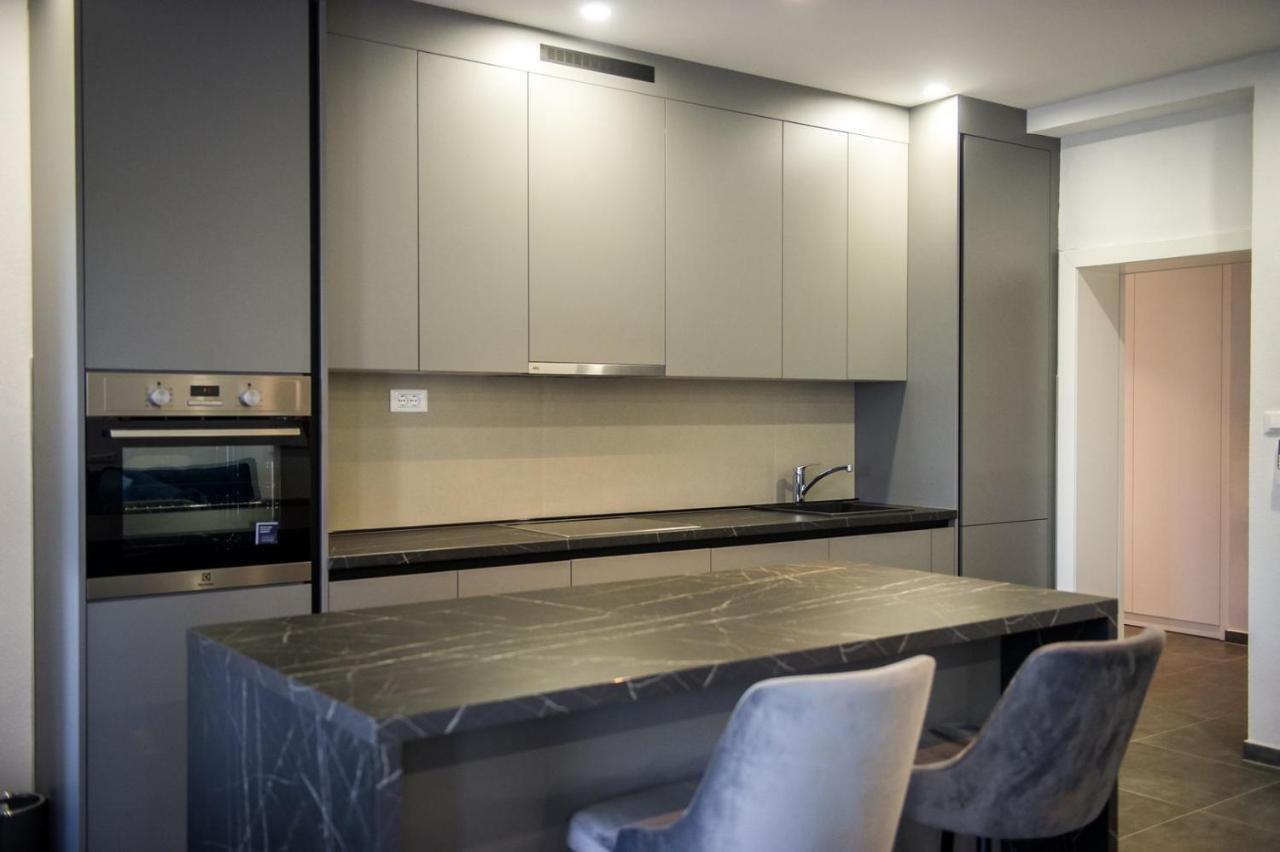 Apartment Lux Elba Kaštela Extérieur photo